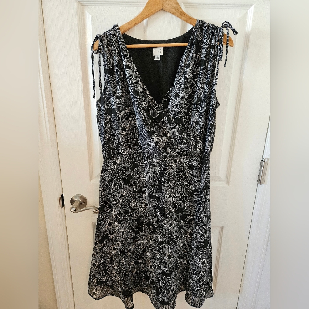 A New Day Black and White Floral Midi Dress Sz XL